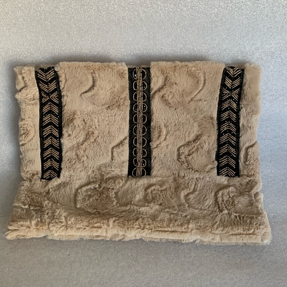 NEW INC Women’s Scarf/Wrap